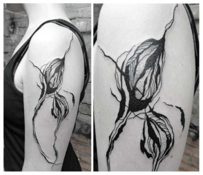 Abstract Flowers Blackwork tattoo by Julia Rehme