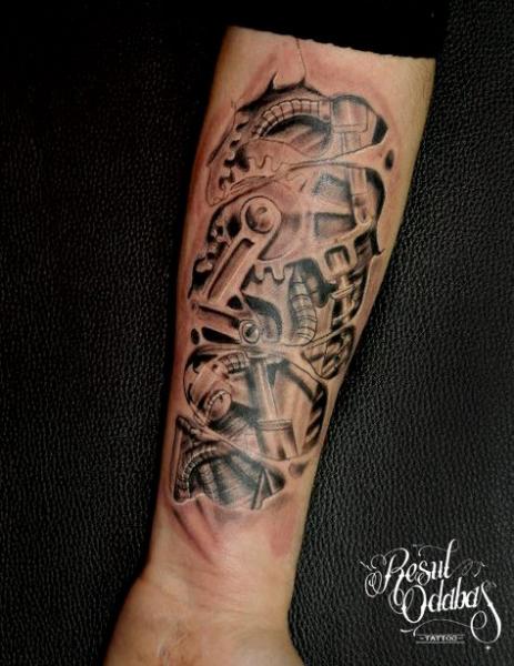 Arm Cogwheels and Pistons Biomechanical tattoo by Resul Odabaş