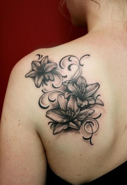 Blade Graphic Flowers tattoo by Skin Deep Art