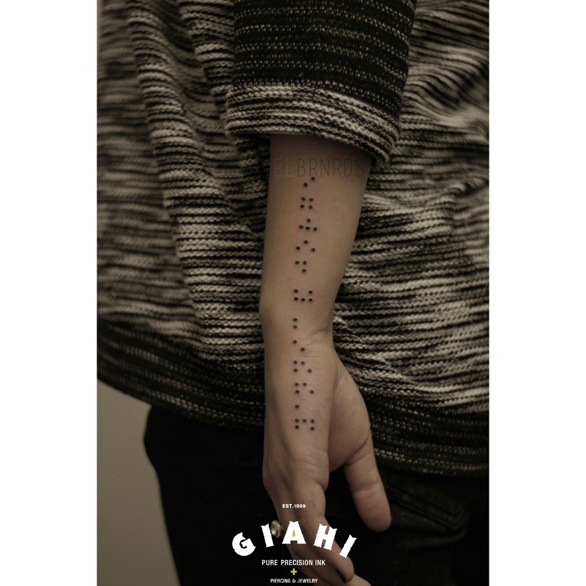 Blind Font Lettering Blackwork tattoo by Elda Bernardes