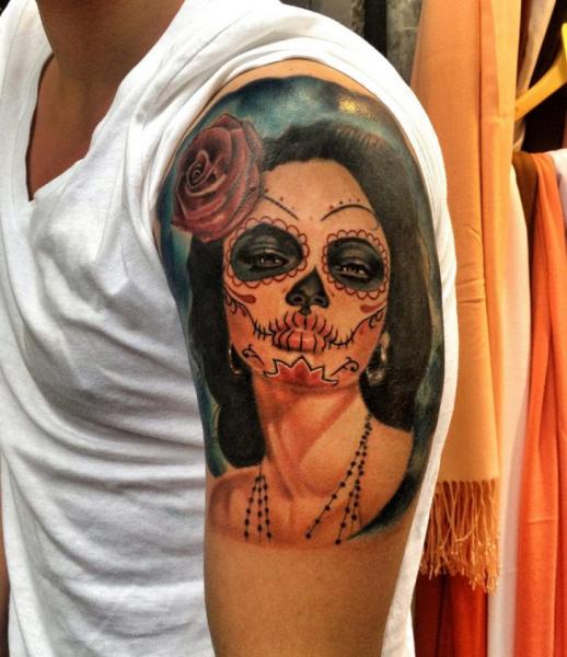 Rose In Hair Chicano Girl Realistic tattoo by Resul Odabaş on Shoulder