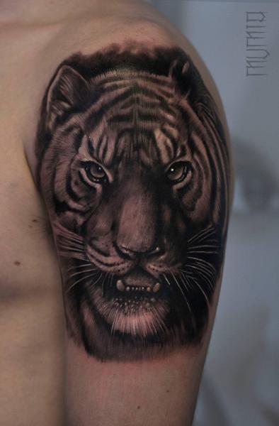 Shoulder Realistic Tiger tattoo by Mumia Tattoo - Best Tattoo Ideas Gallery