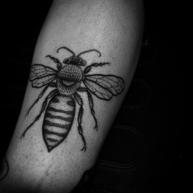 Leg Graphic Bee tattoo
