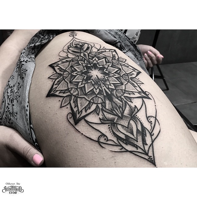 Floral mandala tattoo on the thigh  Tattoogridnet