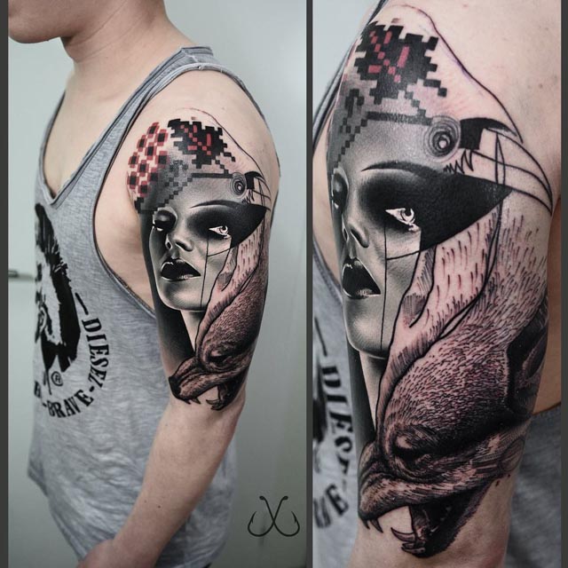 man tattoo shoulder abstraction