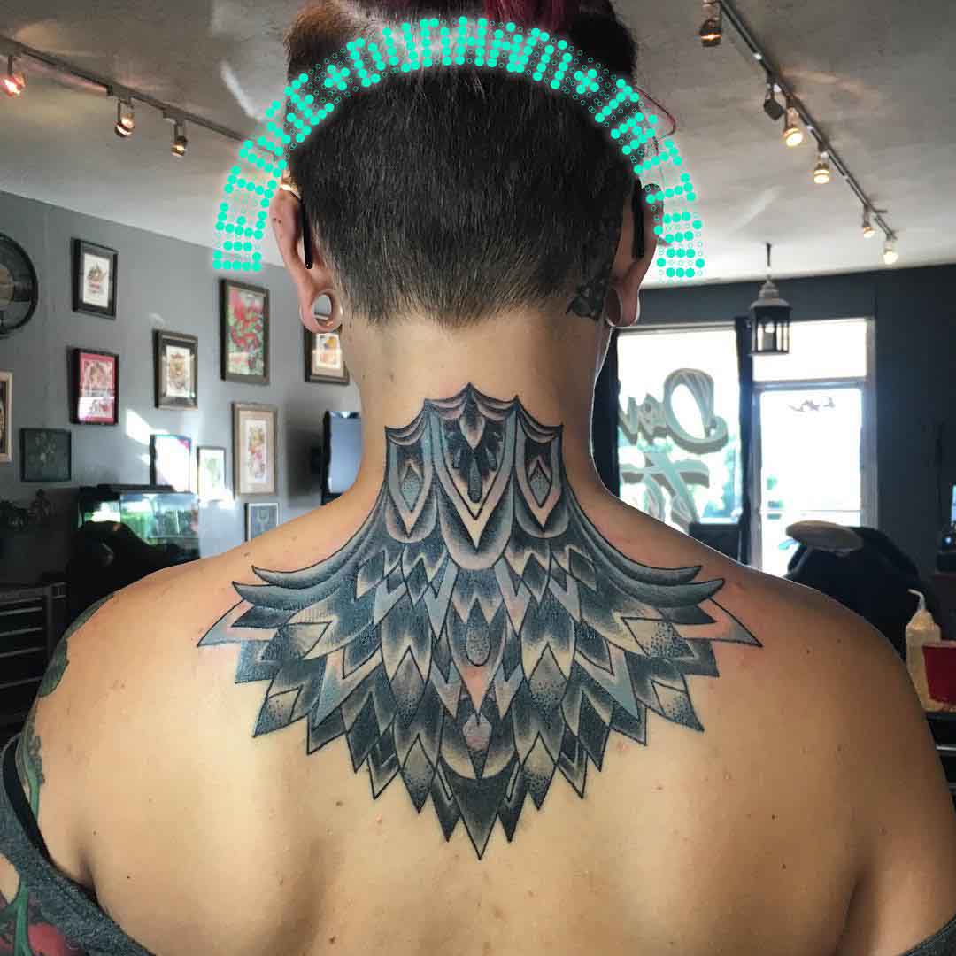 Unique Classy Female Neck Tattoos | 3d-mon.com