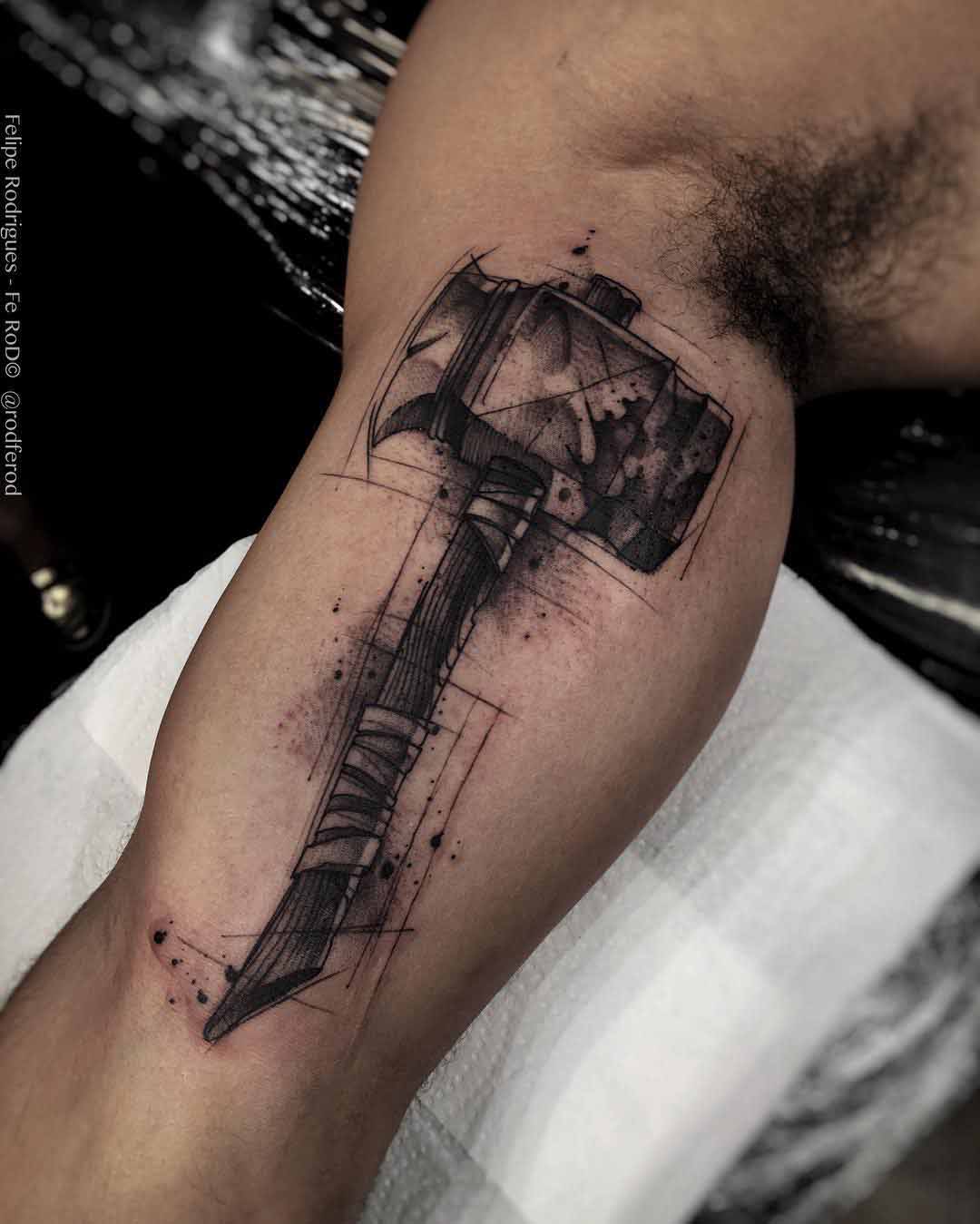 Maori style hammer shark tattoo Royalty Free Vector Image