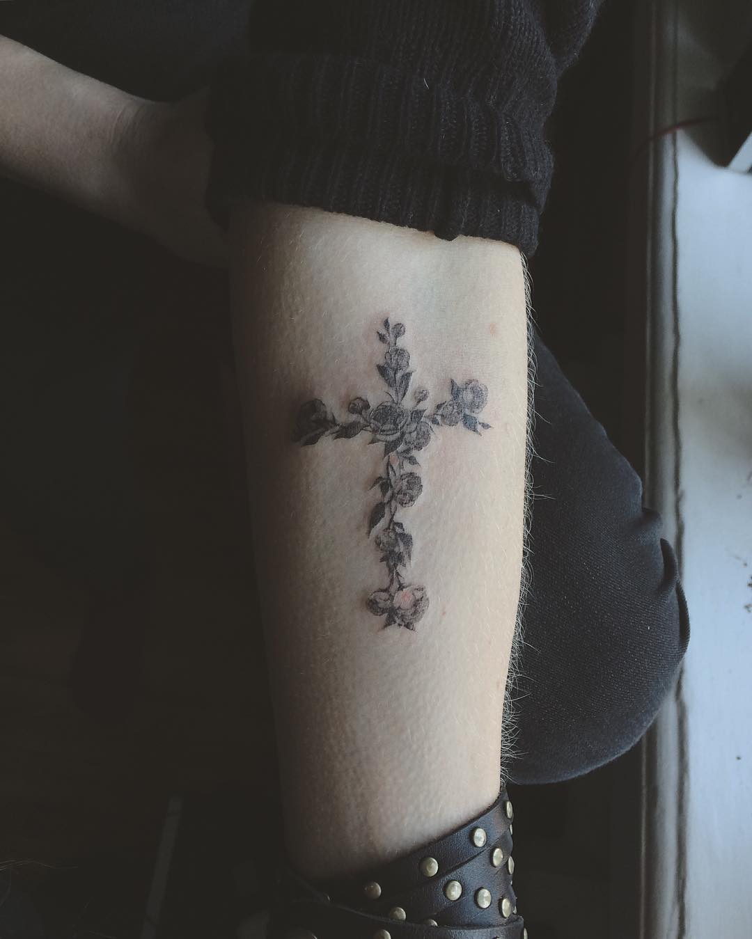cross flowers tattoo by umtattoo