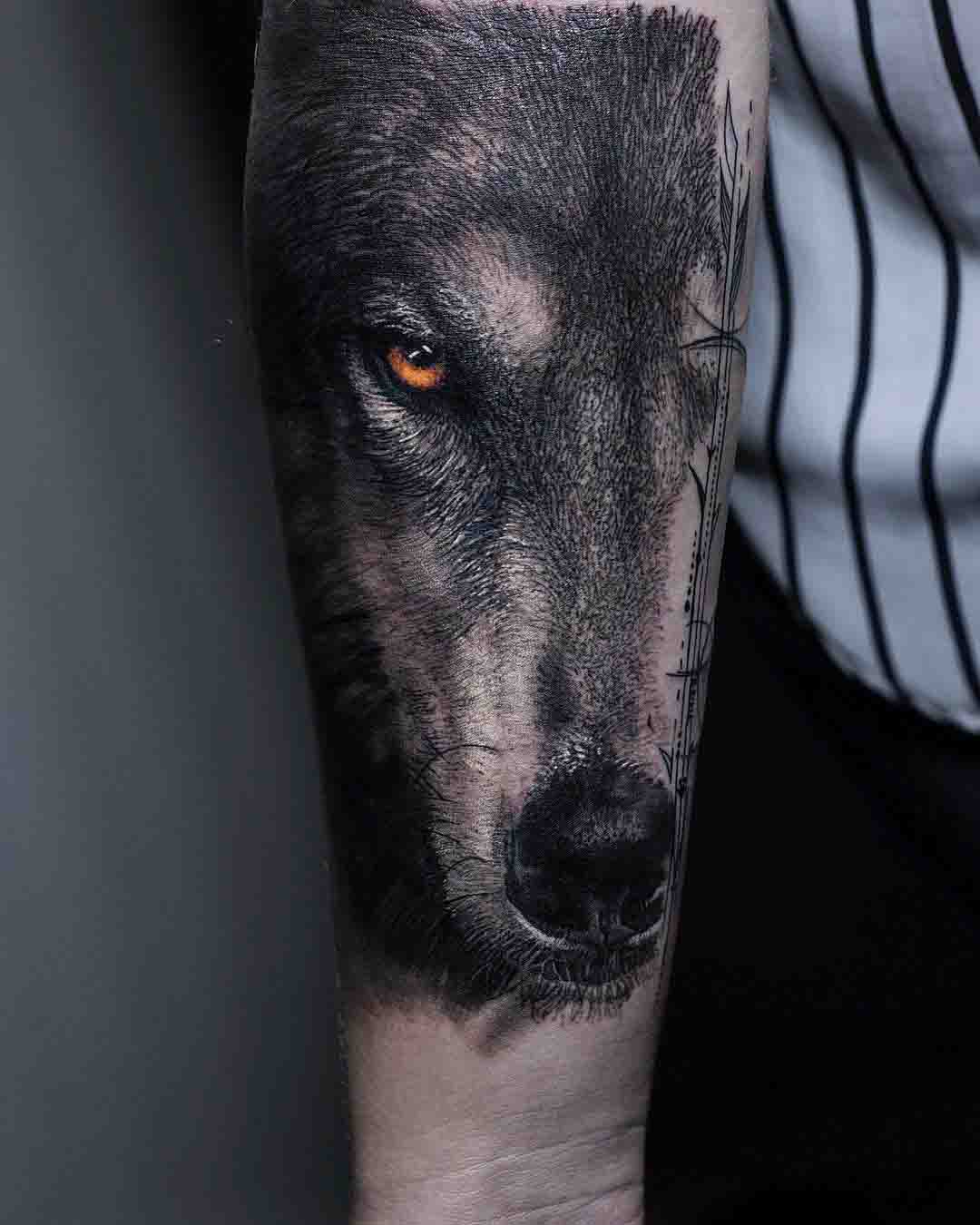 arm t5attoo realistic style