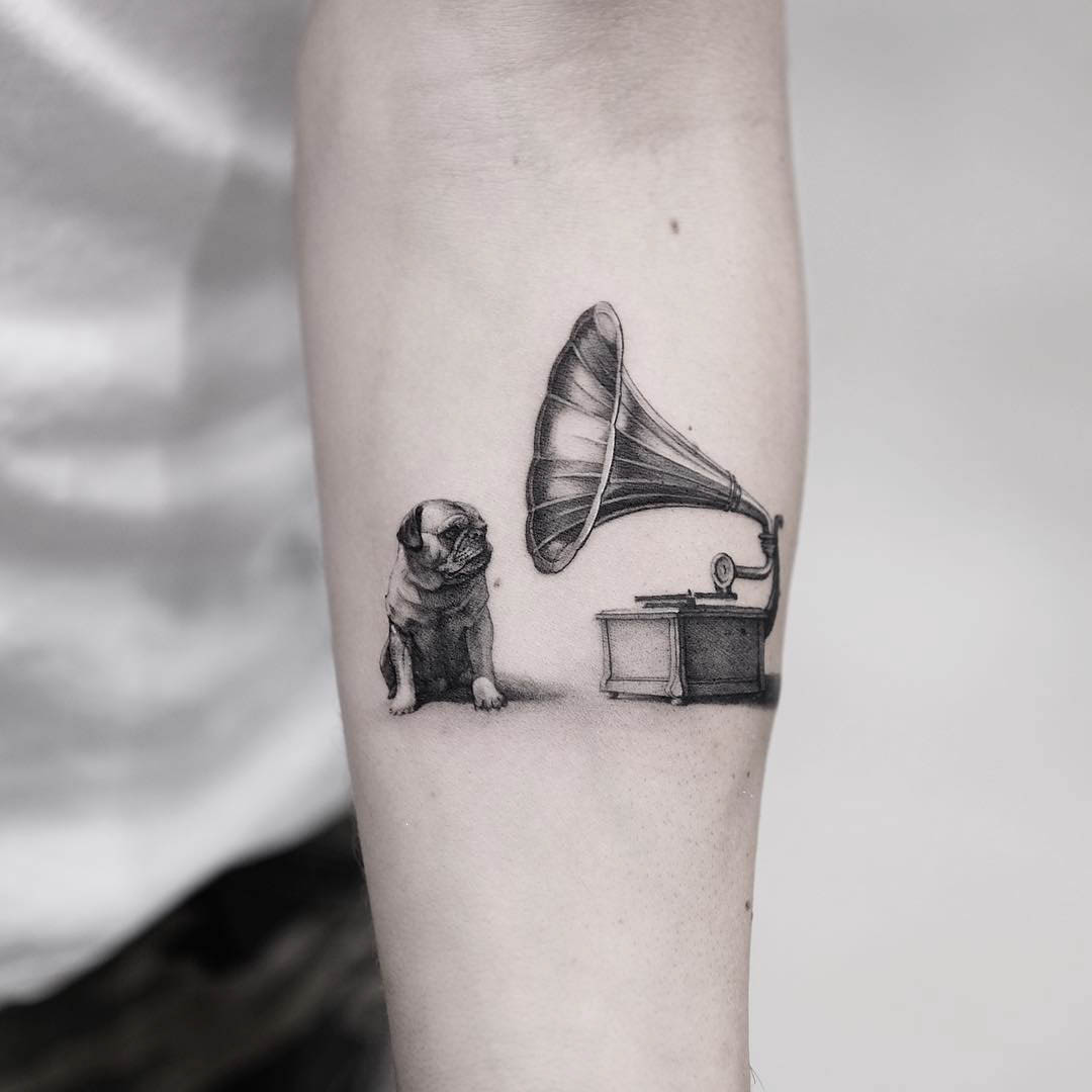 gramophone tattoo dog