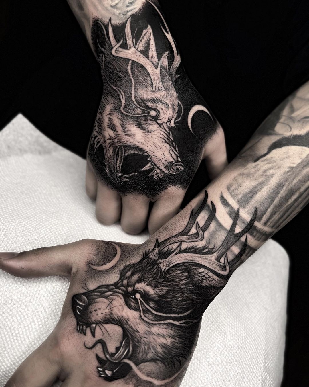 Wolf Tattoos on Hands - Best Tattoo Ideas Gallery